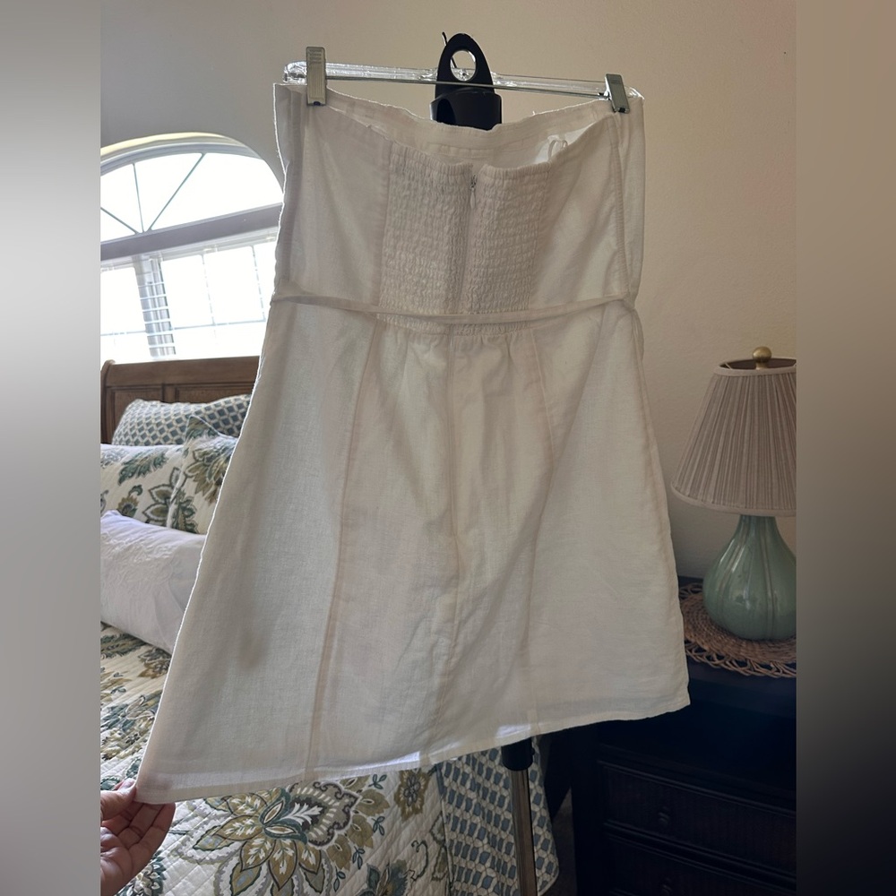 Abercrombie & Fitch White Strapless tie waste skort. Never worn. - Picture 3 of 4